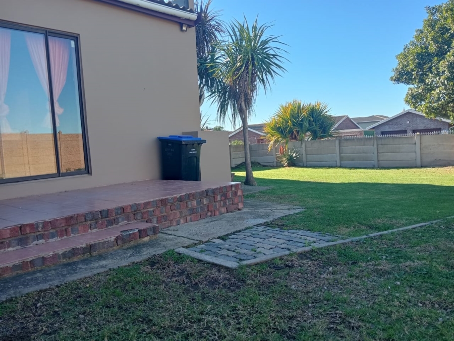 3 Bedroom Property for Sale in Wavecrest Eastern Cape